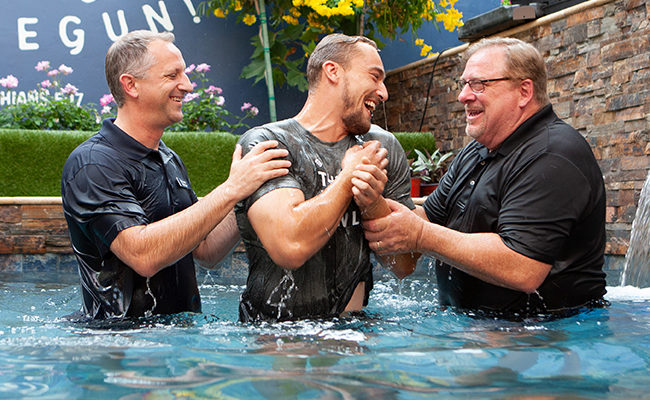 Saddleback baptism 50,000 Rick Warren
