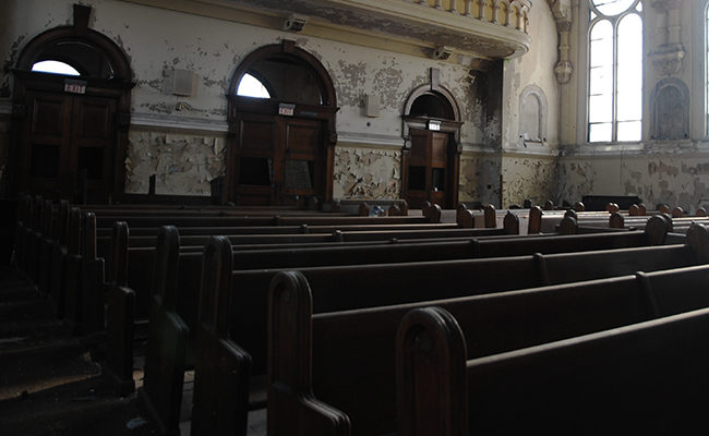 empty pews abandoned church killing church attendance